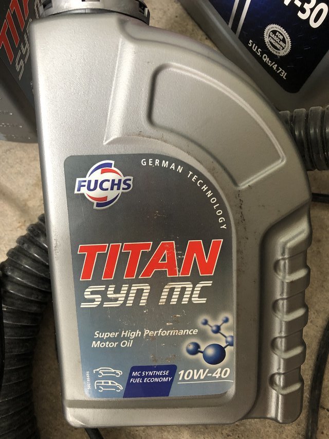 new Fuchs Titan syn mc 5W30 motor oil (5) Cars & Trucks for sale on