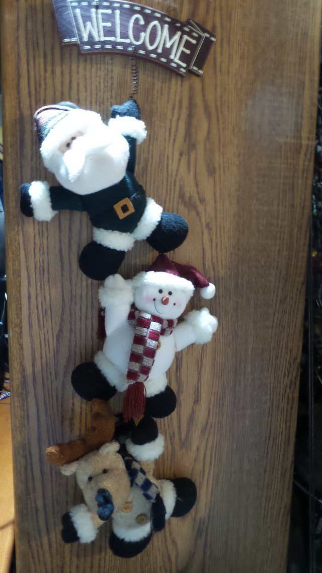 30" CHRISTMAS STUFFED SANTA, SNOWMAN & REINDEER in TEST