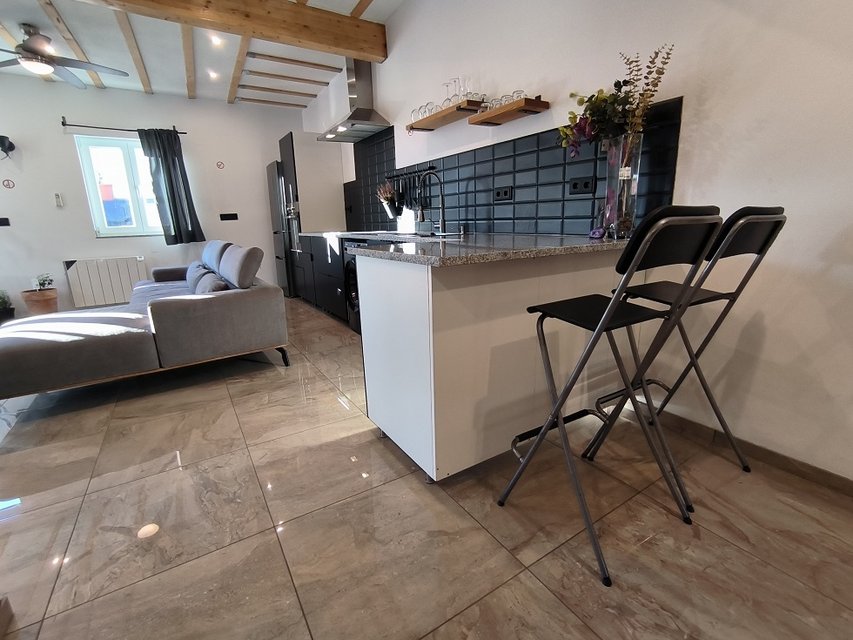 TLA/TDY downtown K-town 2BR 1BA w/ roof top terrace [ref: F38D] in Ramstein