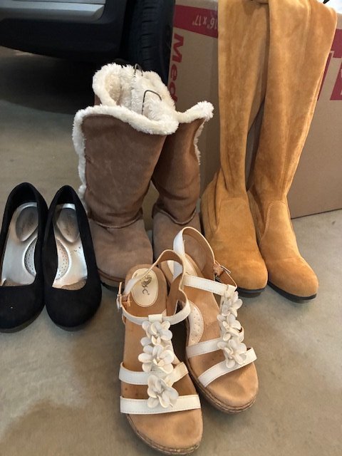 WOMEN'S SHOES/BOOTS in 29 Palms