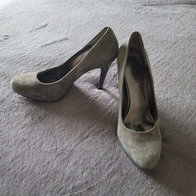 Grey Nine West Heels in Hampton