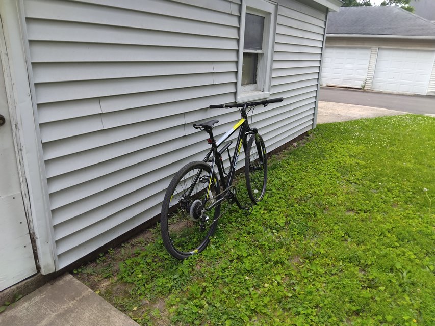 Nishiki Hybrid Bike in Aurora