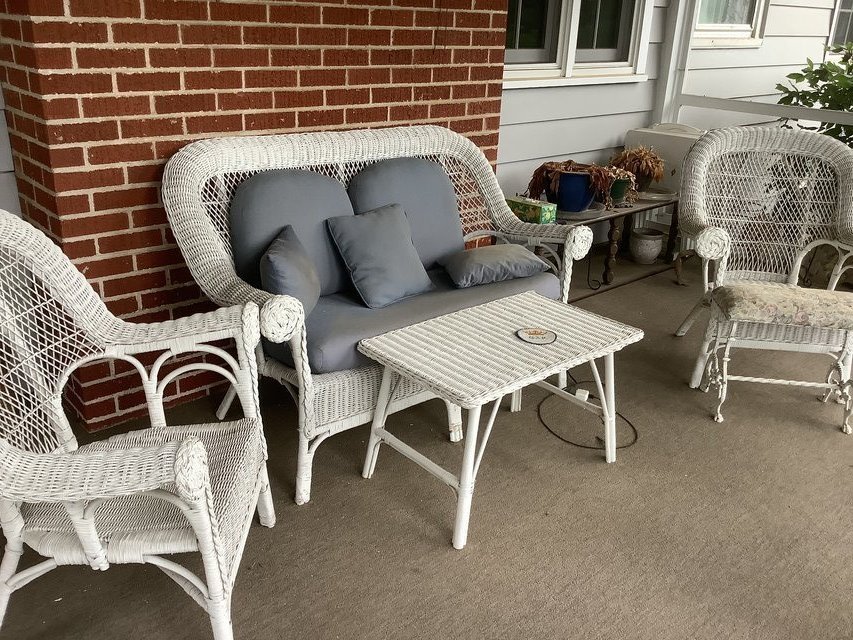 White wicker furniture in Aurora