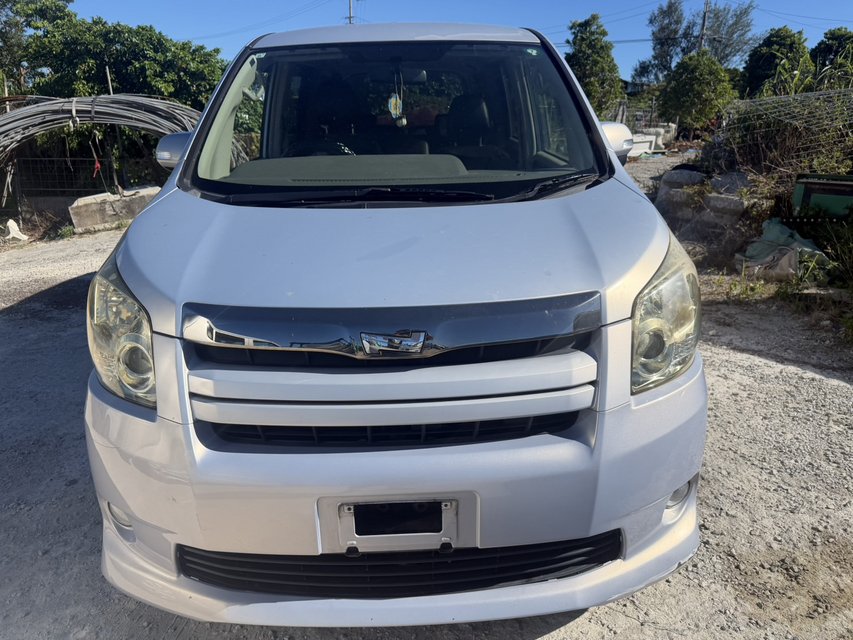 ナオ　バーゲンセール‼️ TOYOTA NOAH | Auto Parts for sale on Okinawa bookoo!